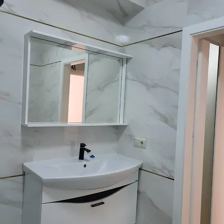 Apartment Apartment *